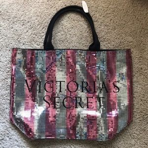 VS Tote